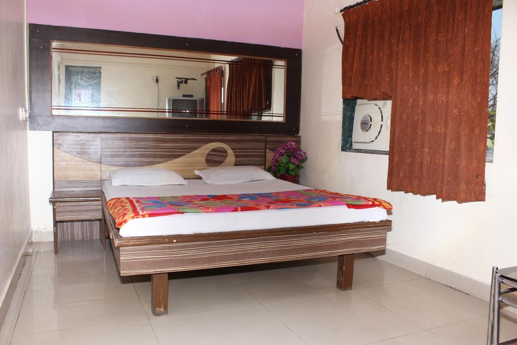 Hotel Shiva Panvel Exterior photo